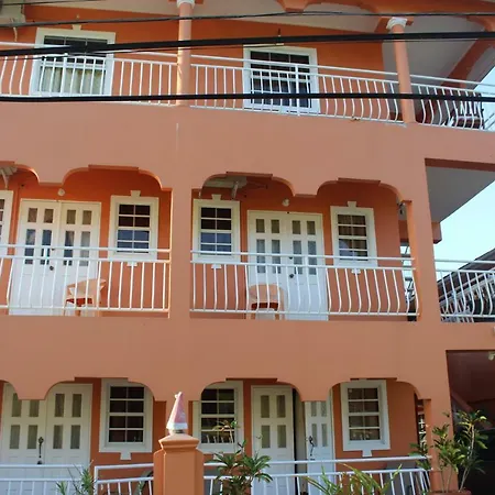 Wallace Holiday Apartments
